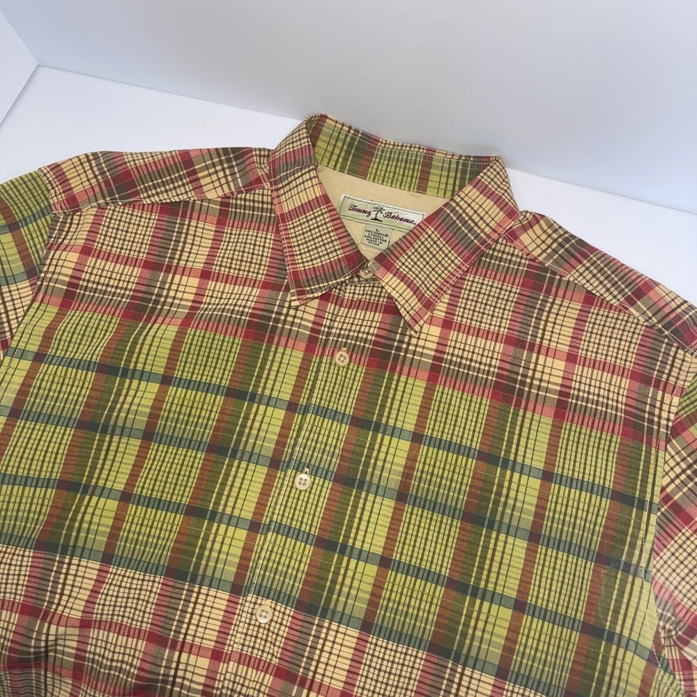 Tommy Bahama Men's Large Long Sleeve Button Down Plaid Beige Green Red